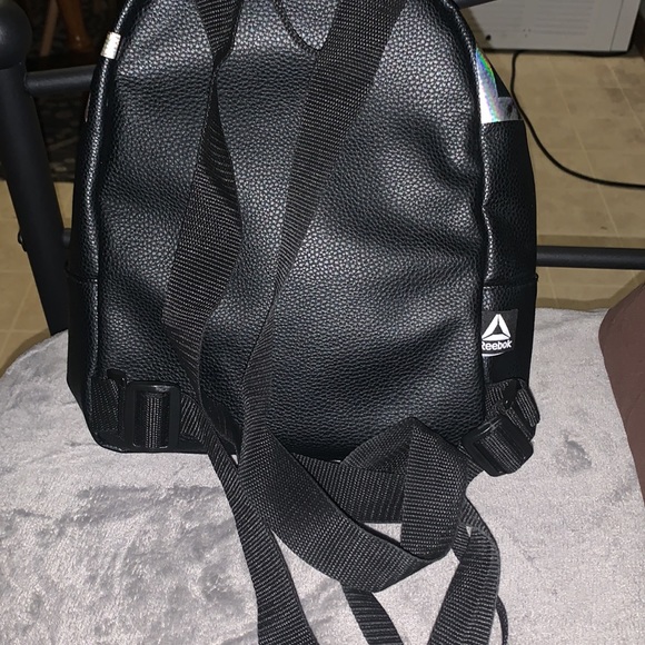 Small Reebok Book bag - Picture 6 of 12